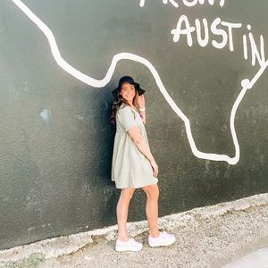 Meet your Posher, Claire